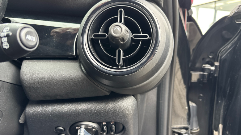 MINI Hatchback 1.5 Cooper Sport 5dr Petrol Hatchback